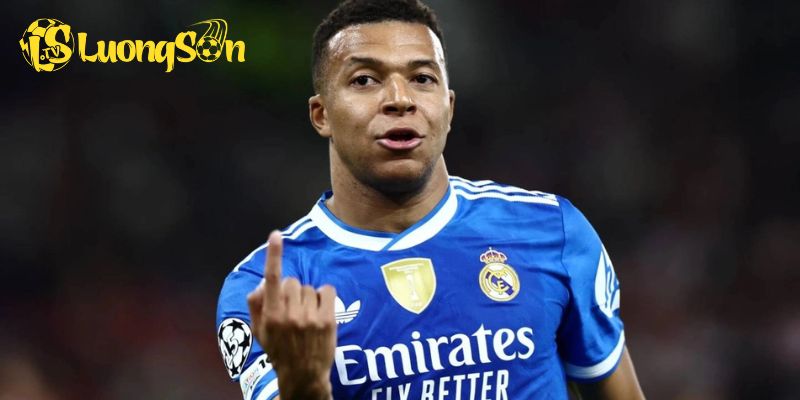 Kylian Mbappé Lập Kỷ Lục Hat-Trick Champions League 2025 4 Sức ảnh hưởng ,tương lai rộng mở của Kylian Mbappé